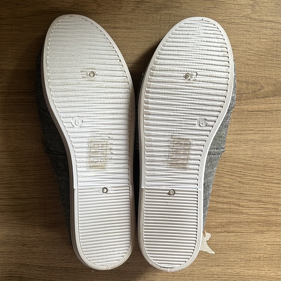 Womens Take A Walk Slip On Linen Flats - Picture 8 of 8